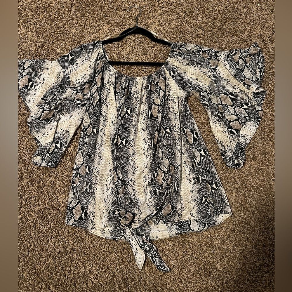 Adora Animal Print Blouse Gray Snake Size L